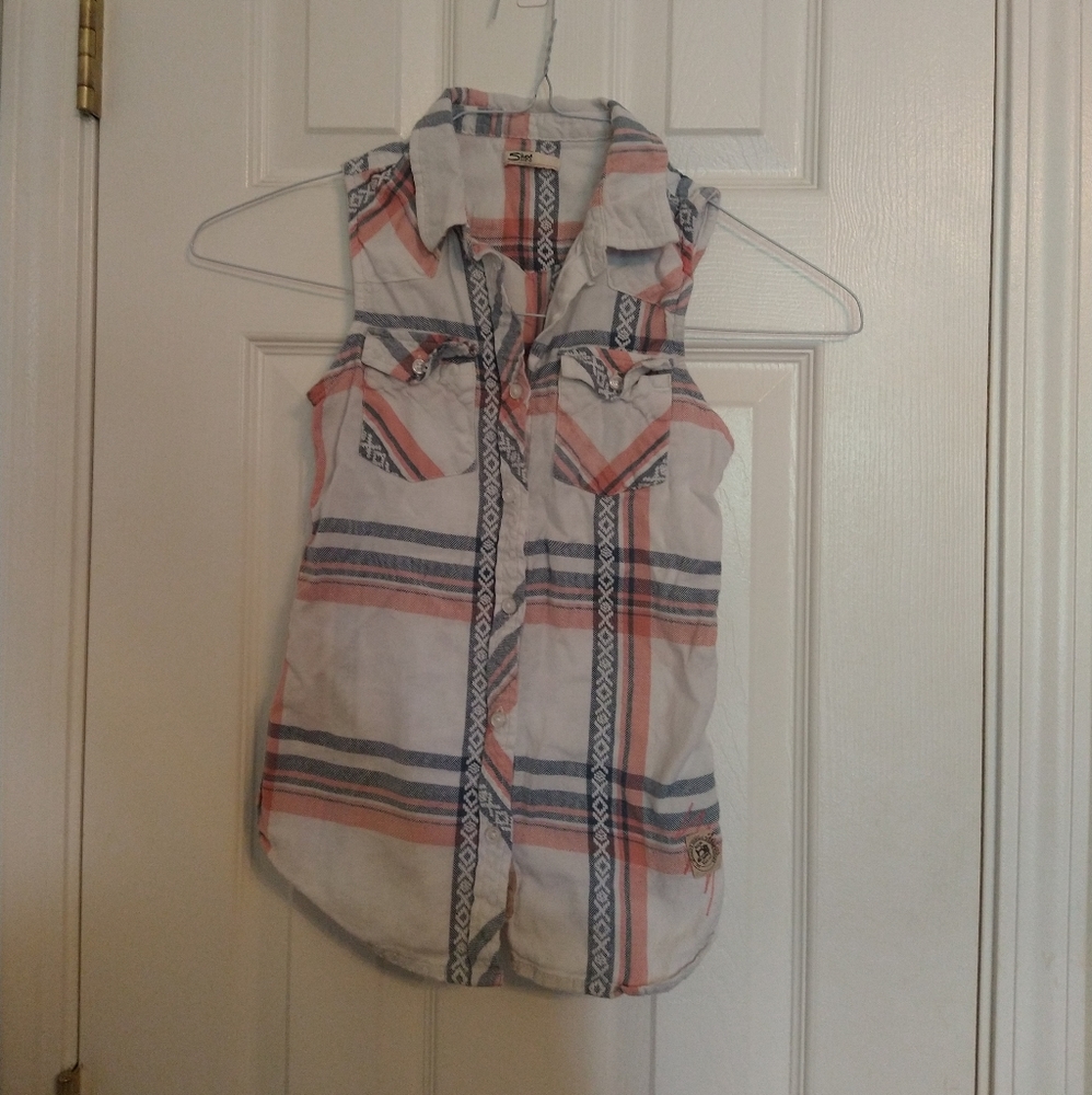 Silver brand sleeveless button-up collared top